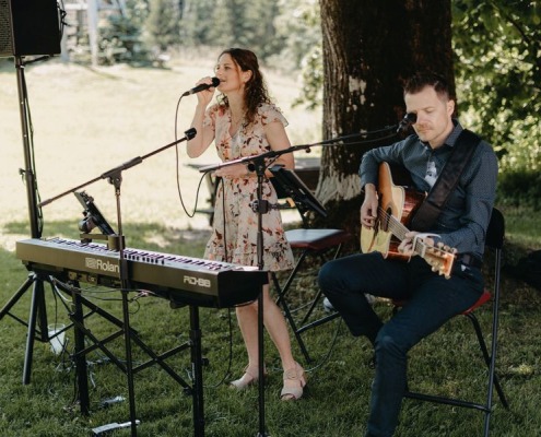 Akustik Duo mit Sängerin und Gitarrist Erentrudisalm