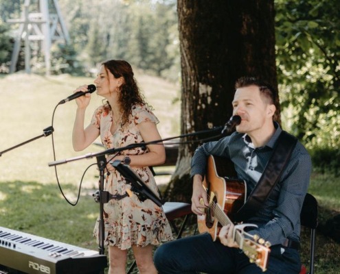 Akustik Duo mit Sängerin und Gitarrist Erentrudisalm Elsbethen