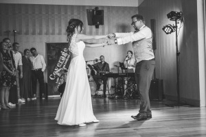 Brautpaar in Wesenufer, OÖ - Hochzeitstanz mit Livemusik