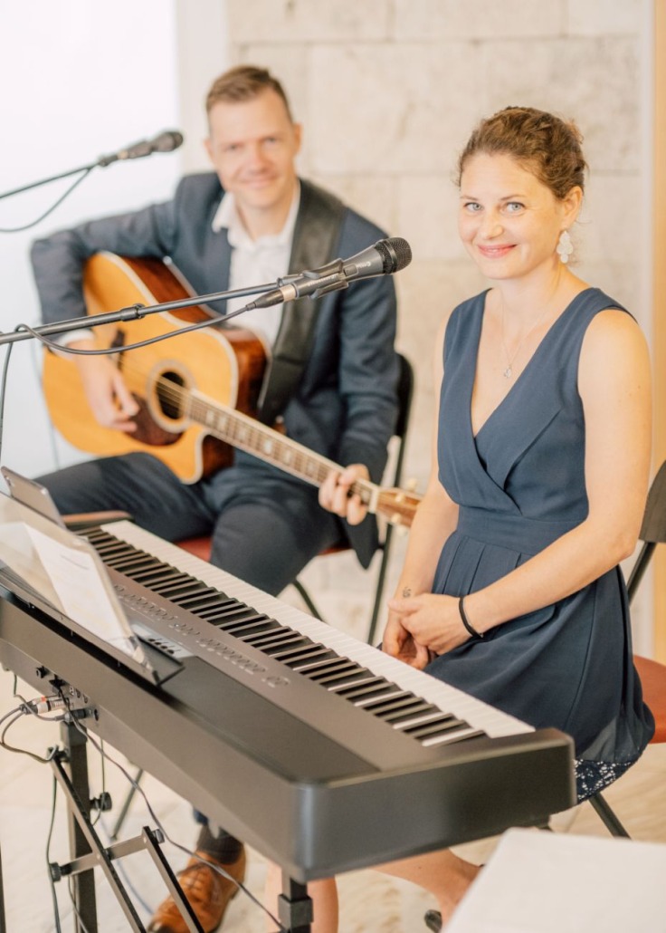 Exklsuvies Akustik Duo mit Sängerin für Hochzeiten in Österreich
