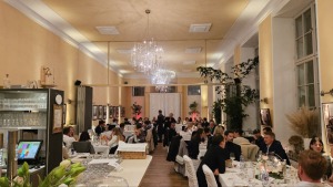 Festsaal der Orangerie im Schlosspark Steyr Festsaal der Orangerie im Schlosspark Steyr