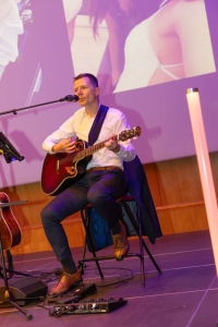 Gitarrist Martin am Maturaball Brucknergym 2024