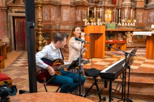 Hochzeitsmusiker und Sängerin im Stift Sankt Florian