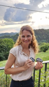 Hochzeitssängerin in den Weinbergen der Südsteiermark