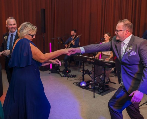 Hoftaverne-Ziegelboeck-in-Vorchdorf-volle-Tanzflaeche