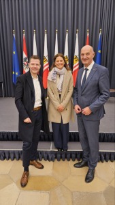 Landesrat Christian Dörfel mit uns im Steinernen Saal Landesrat Christian Dörfel mit uns im Steinernen Saal