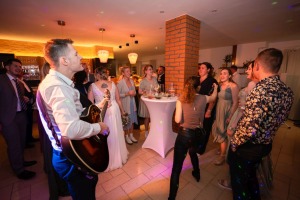 Obermayrhofergut Musiker auf der Tanzfläche