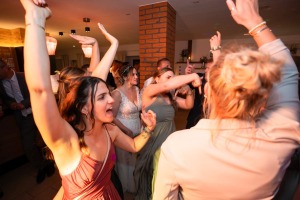 Obermayrhofergut Party goes on
