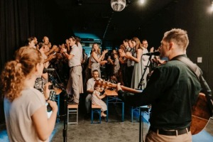 Unser Duo sorgt für Stimmung beim Brautstehlen im Innviertel Mehrnbach Weinwerk Christian