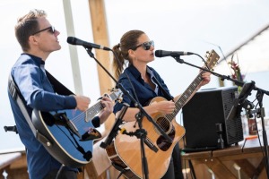 Unser Gesangsduo mit Gitarren